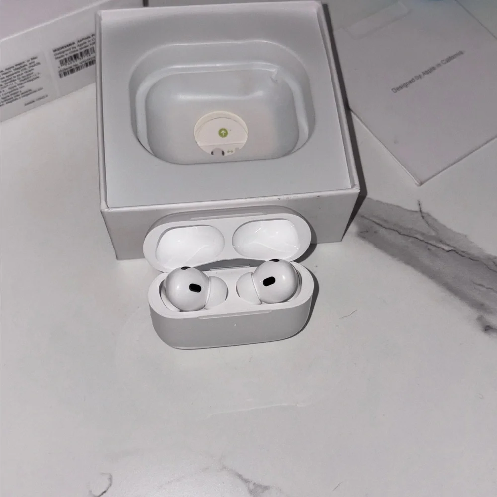Wireless White Earbuds